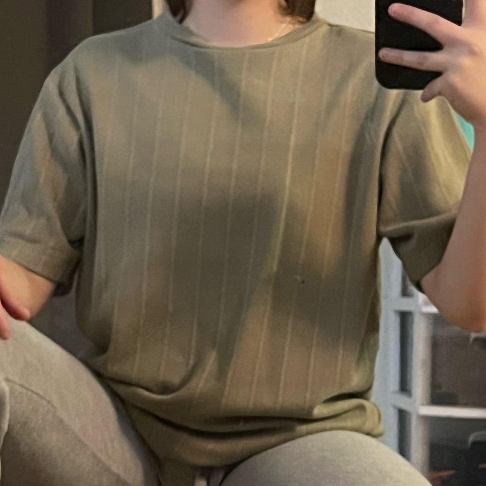 medium, green shirt